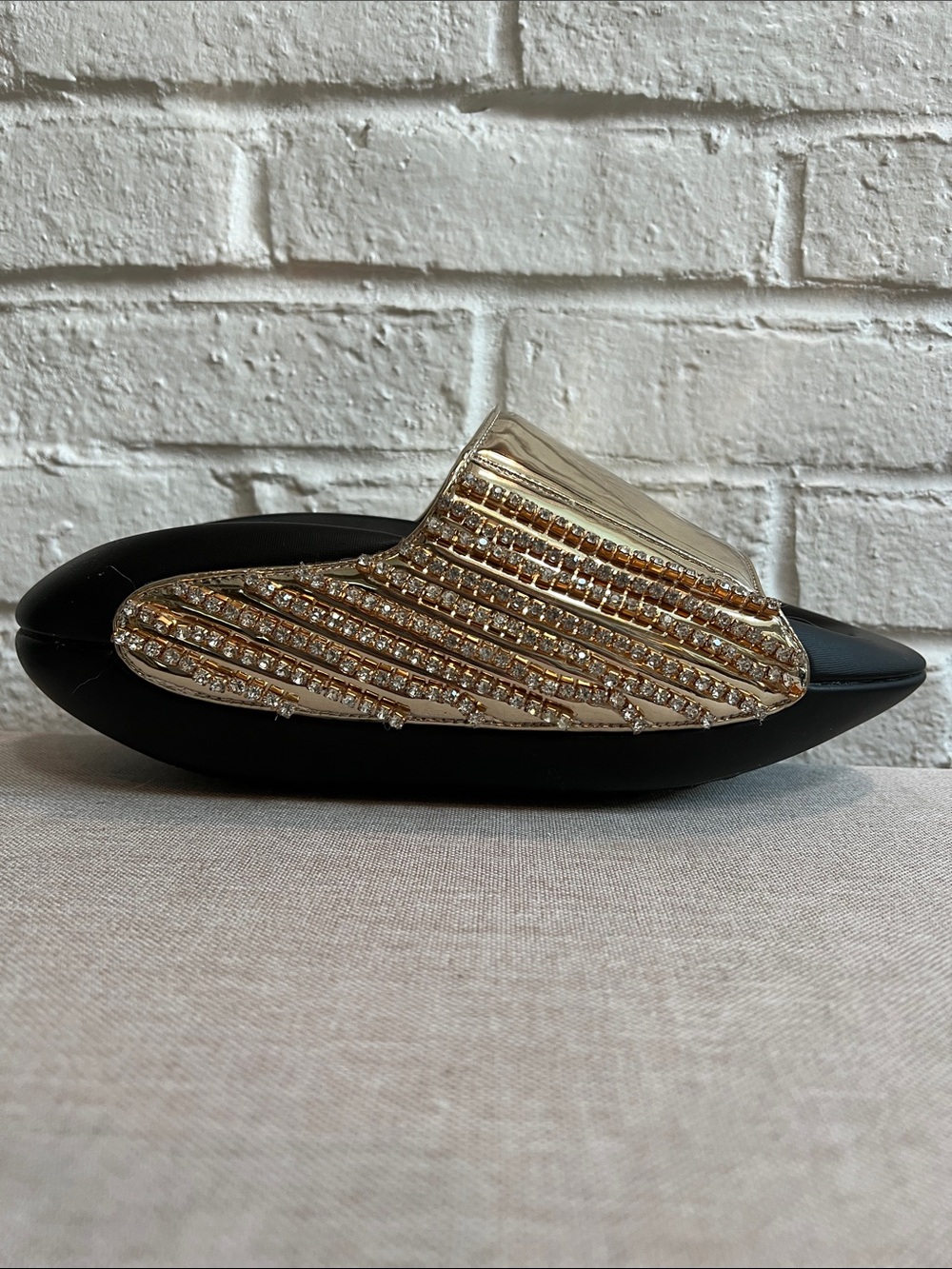 AZALEA WANG BUGGY SLIDE Black Gold Rhinestone unique curved Flatform Rubber base - Picture 7 of 16